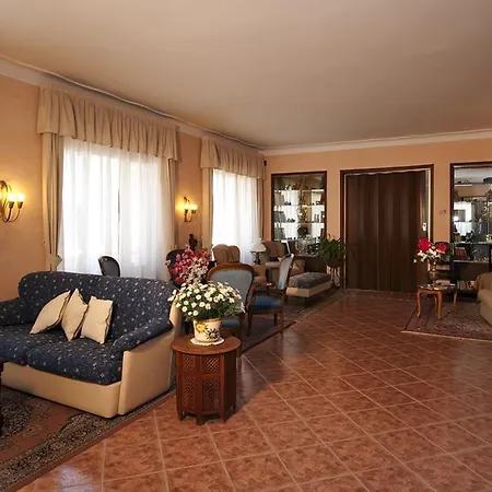 Boston Hotel 3*