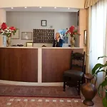 Boston 3* ستريزا