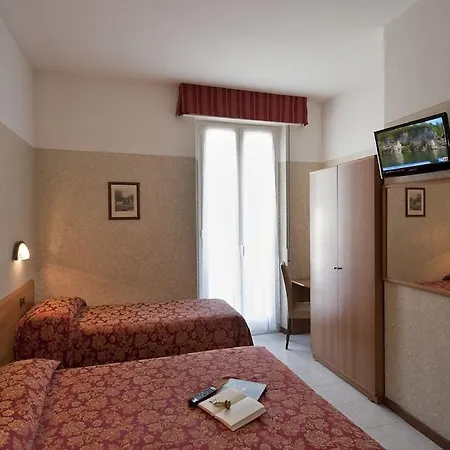 Hotel Boston 3*